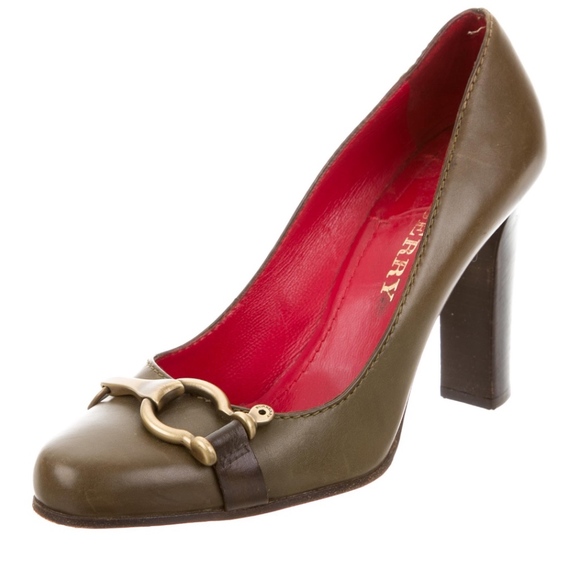BURBERRY Leather Buckle Pumps - Picture 2 of 5